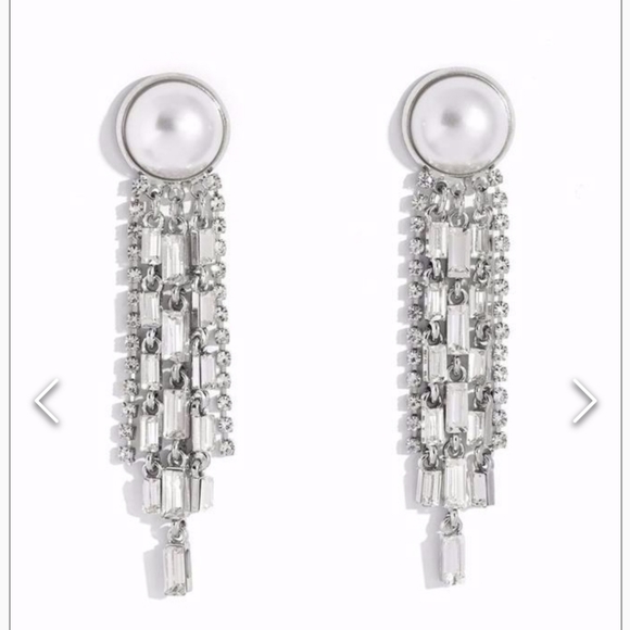Genuinely Gatsby White Silver Earrings Gorg Post Fashion Fix Item Affordable - Picture 1 of 3